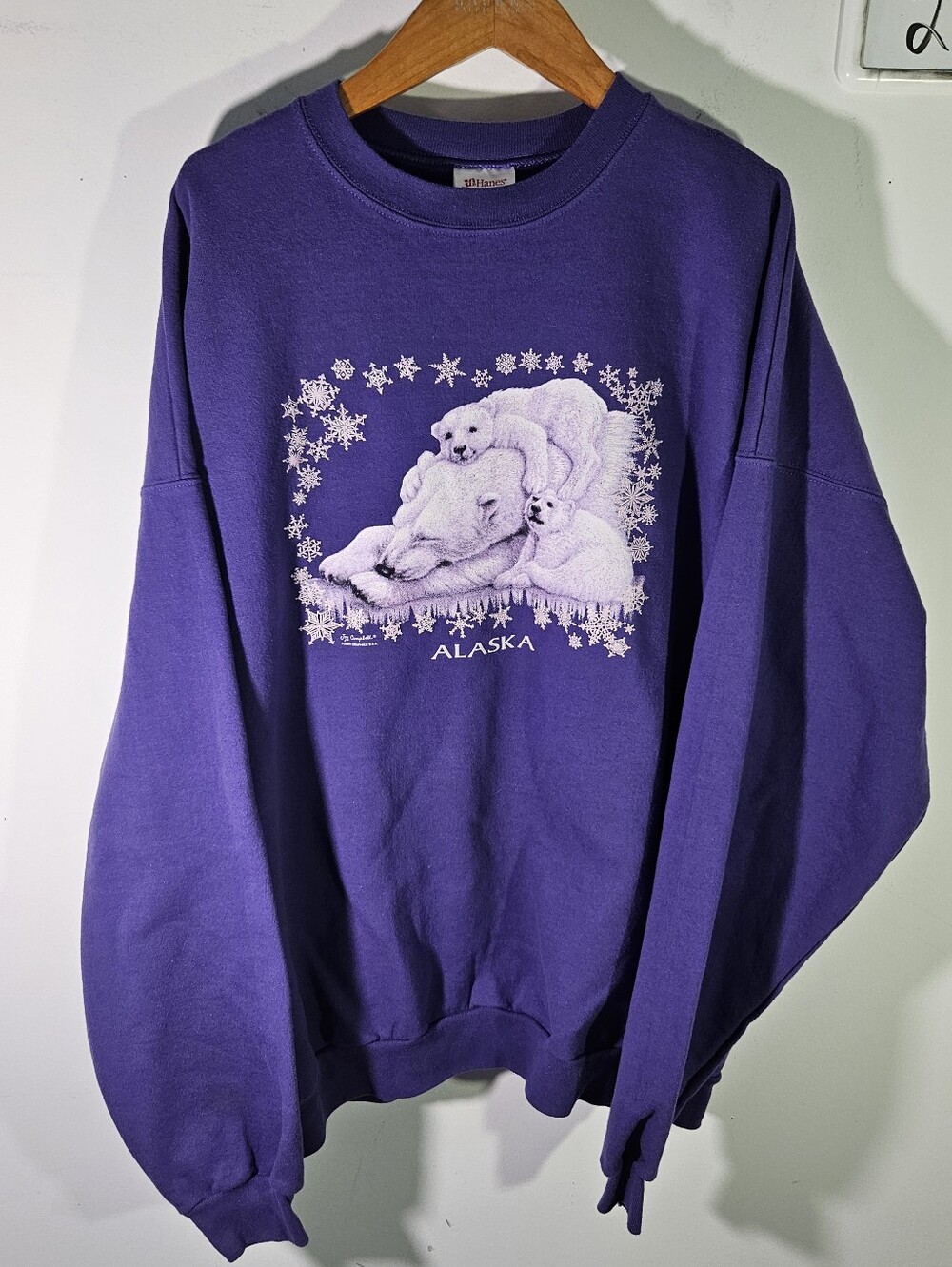 Vintage 90's Hanes Alaska Polar Bears Purple Crewneck Pullover Sweatshirt!